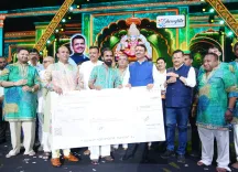 CM Fadnavis receives ₹5 lakh donation for drought-hit farmers