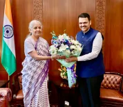 CM Fadnavis Seeks Central Funds for Mumbai-Vadhavan Expressway Sea Link