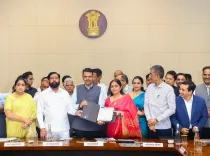 CM Fadnavis Signs Tripartite Deal to Boost Sindhudurg Tourism