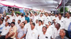 CM Fadnavis unveils Shahu Maharaj statue in Kagal, pledges farmer power