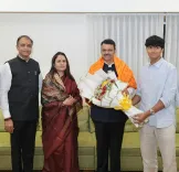 CM Fadnavis visits Minister Bhoyar's residence in Wardha