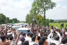 CM Fadnavis visits rain-hit Washim, assures farmers of full state support