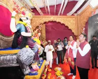 CM Fadnavis visits Santa Cruz Navratri Utsav, prays for Maharashtra