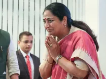 How did CM Gupta express her gratitude to Delhiites for the MCD bypoll victory?