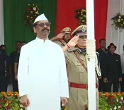 स्वतंत्रता दिवस पर हेमंत सोरेन ने रांची में फहराया तिरंगा, युवाओं से बोले — आपका भविष्य मेरी व्यक्तिगत ज़िम्मेदारी