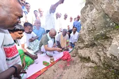CM Hemant Soren bids farewell to mother at Rajrappa confluence