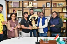 क्या सीएम हेमंत सोरेन ने सैयद मुश्ताक अली ट्रॉफी विजेता झारखंड क्रिकेट टीम से मुलाकात की और राज्य का गौरव बढ़ाया?