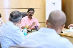 CM Hemant Soren Reviews Excise Dept, Orders Hiring Push