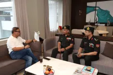 CM Himanta meets Army commanders in Shillong