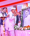 CM Majhi honours freedom fighter Bimbadhar Muduli on Mahatab anniversary