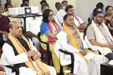 CM Majhi joins Mann Ki Baat, backs Vocal for Local push