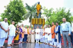 CM Majhi pays floral tribute to Dr Shyama Prasad Mookerjee in Bhubaneswar