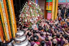CM Majhi shares Chaturdha Murti's divine Pahandi at Puri Rath Yatra