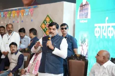 CM Mohan Yadav Holds Worker Meet in Betul During District Visit