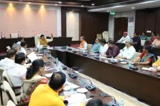 CM Mohan Yadav Meets Employee Unions at Mantralaya