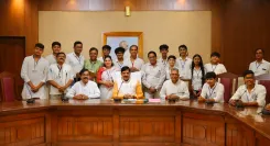 CM Mohan Yadav Meets Jain Students from Nagda at MP Assembly