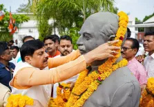 CM Mohan Yadav pays tribute to Dr. Shyama Prasad Mukherjee on martyrdom day