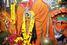 CM Mohan Yadav Seeks Blessings at Maa Chamunda Dham, Badnagar