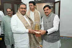 CM Mohan Yadav Welcomes MP BJP's New Mahamantri Sangathan