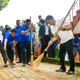 CM Pema Khandu Joins Gandhi Jayanti Clean-Up at Itafort