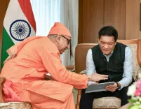 CM Pema Khandu meets Ramakrishna Mission Secretary in Lumdung