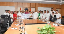 CM Pema Khandu Receives ₹1 Crore from Satsang Ashram for Relief Fund