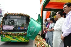 CM Rekha Gupta Flags Off 200 New Electric Buses in Delhi