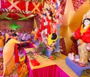 CM Rekha Gupta joins Durga Puja celebrations in Shalimar Bagh