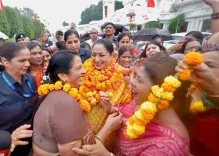 CM Rekha Gupta Meets Women Beneficiaries of Delhi Lakshmi Yojana