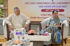 CM Rekha Gupta Welcomes JPC on One Nation One Election