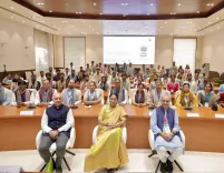 CM Rekha Gupta Welcomes Tamil Nadu Students to Delhi Under Yuva Sangam