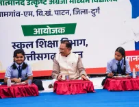 CM Sai Joins Children at Nyota Bhoj School Meal Event