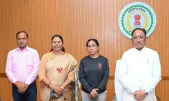 CM Sai Meets Chhattisgarh's Everest Hero Amita Shrivastav