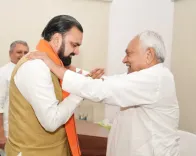 CM Samrat Choudhary calls on ex-CM Nitish Kumar at Patna residence