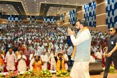 CM Samrat Choudhary Meets Youth at Jamuhaar Seva Yatra Event