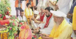 CM Samrat Choudhary Offers Prayers at Punaura Dham