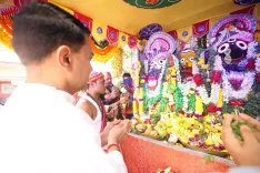 CM Sawant Offers Prayers at Rath Yatra in Miramar