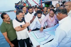 CM Shivakumar makes surprise dawn visit to Mangaluru Port, meets fishermen