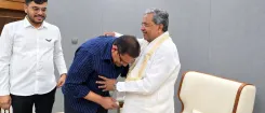 CM Siddaramaiah meets Azharuddin, Telangana's Minority Welfare Minister