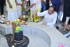 CM Vishnu Deo Sai Offers Prayers at Mankameshwar Temple in Raigarh