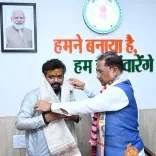 CM Vishnu Deo Sai Receives Blessings of Dhamtari Saint at Raipur