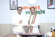 CM Vishnu Deo Sai Receives Vishwa Hindi Parishad Chief