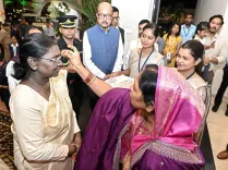 CM Vishnu Deo Sai Welcomes President Murmu at Nava Raipur Residence