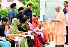 योगी आदित्यनाथ का सख्त आदेश: भूमि विवादों में लापरवाही पर लेखपाल से तहसीलदार तक होंगे सस्पेंड