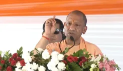 योगी का सपा-कांग्रेस पर प्रहार: 'हनुमानगढ़ी की सीढ़ियों पर नमाज पढ़वाना आस्था से खिलवाड़ था'