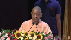 CM Yogi marks National Handloom Day, honours Modi's 2015 declaration