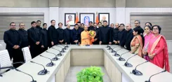 CM Yogi Meets Newly Promoted IAS Officers in Lucknow