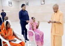 जनता दर्शन में CM योगी का बड़ा फैसला: पूनम देवी को मिलेगी निराश्रित गाय, दिव्यांग की भूमि से हटेगा अवैध कब्जा
