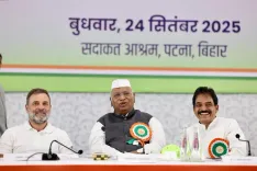 क्या कांग्रेसी नेताओं का कहना है कि सीट शेयरिंग का फॉर्मूला महागठबंधन में शामिल दल निकालेंगे?