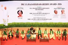 खड़गे ने MSSRF को डॉ. वाईएस राजशेखर रेड्डी पुरस्कार 2026 से नवाज़ा, कृषि और ग्रामीण विकास में योगदान को सराहा